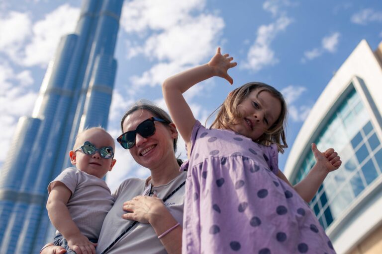 Lila, Art in Katka pred Burj Khalifo.